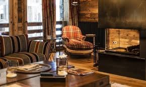 Design Alpino: Divani e Poltrone per la Tua Casa di Montagna